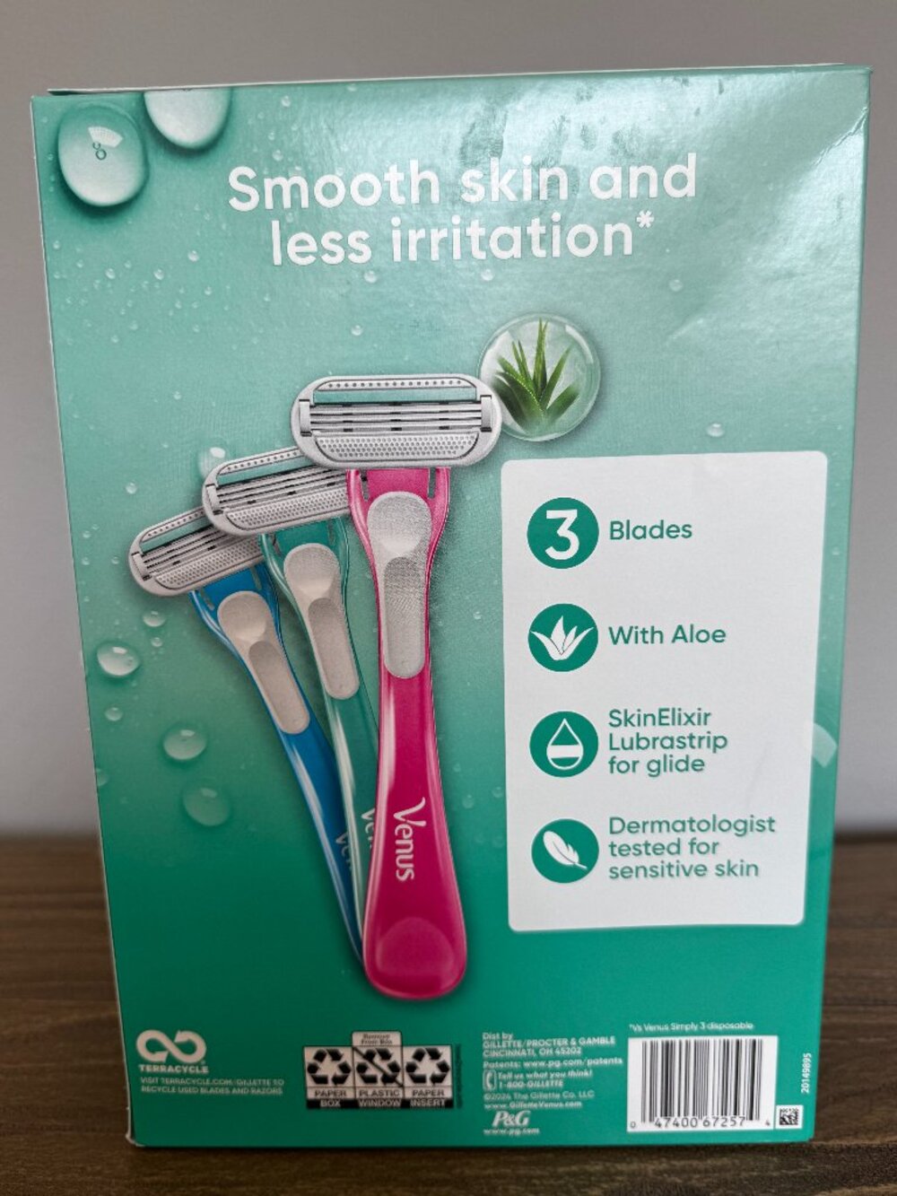 Gillette Venus Sensitive Plus Disposable Razor, 15-count - Picture 3 of 3